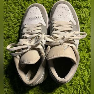 women’s Wolf grey air jordan’s